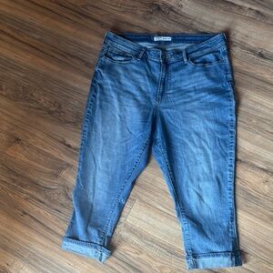 Signature by Levi Strauss Women's Cropped Blue Jeans